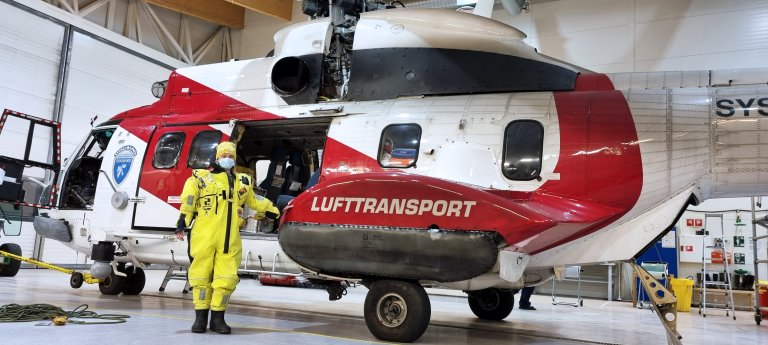 Hege med luftambulansen.jpg