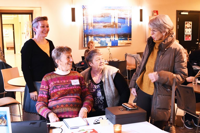 Nina og frivillige 2 foto siv M Bjelland